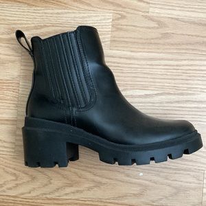 Universal Thread black boots, 7.5